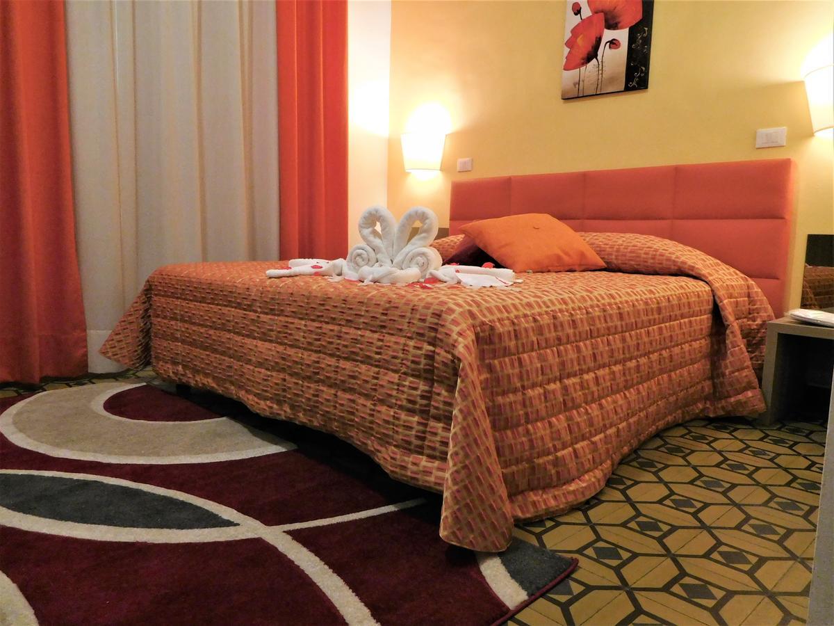 Moonlight Hotel&Suites 卡塔尼亚 外观 照片