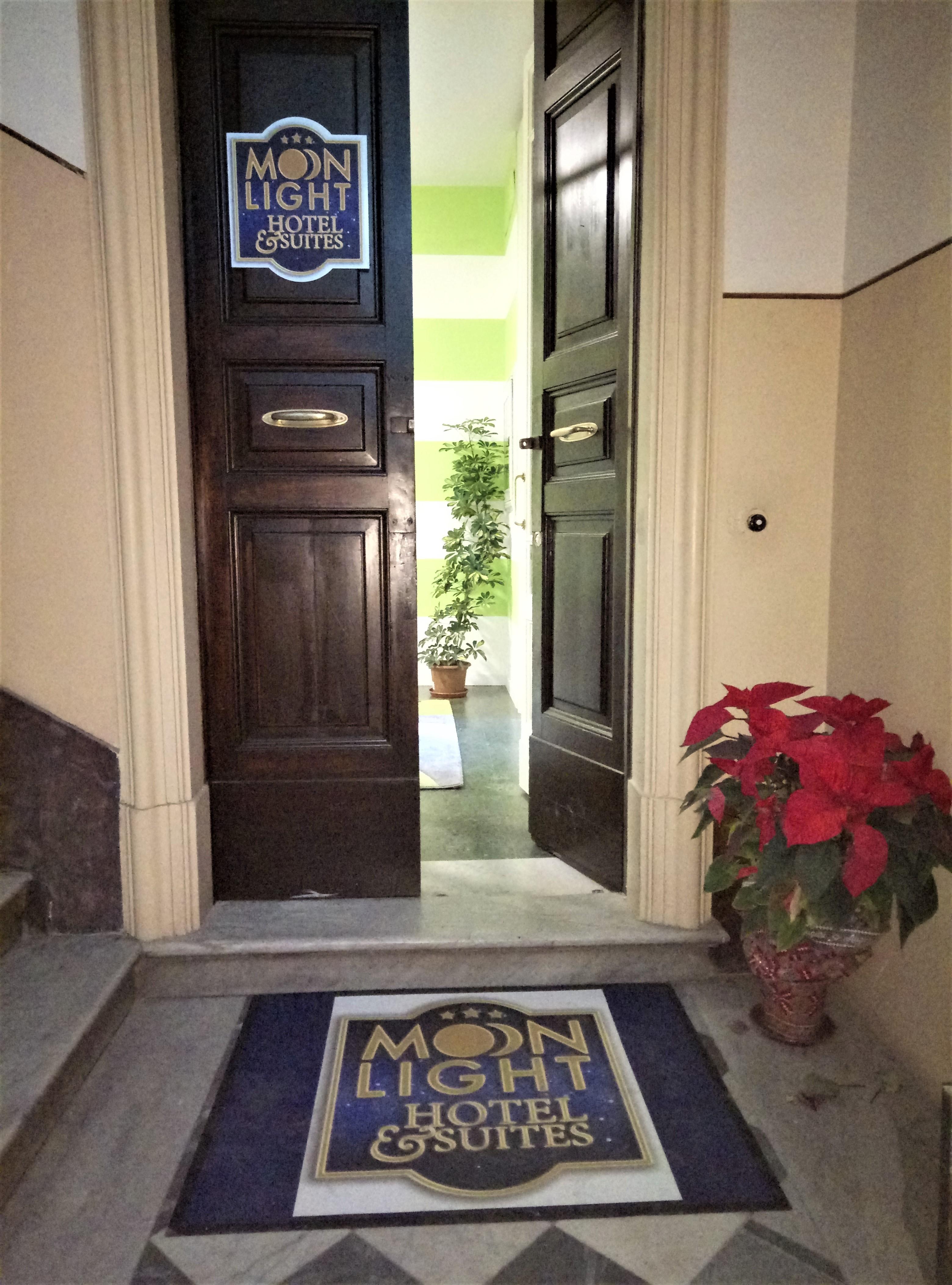 Moonlight Hotel&Suites 卡塔尼亚 外观 照片