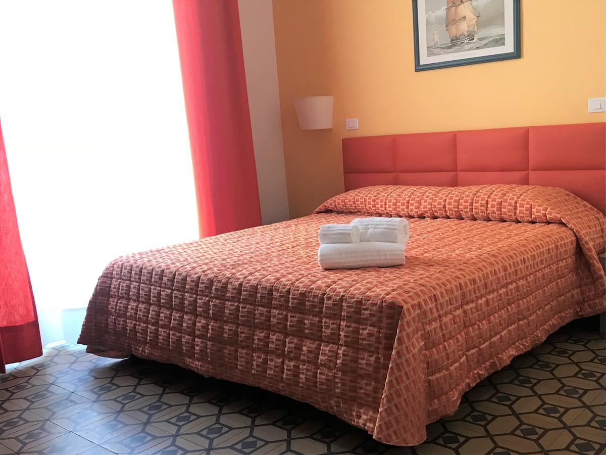 Moonlight Hotel&Suites 卡塔尼亚 外观 照片