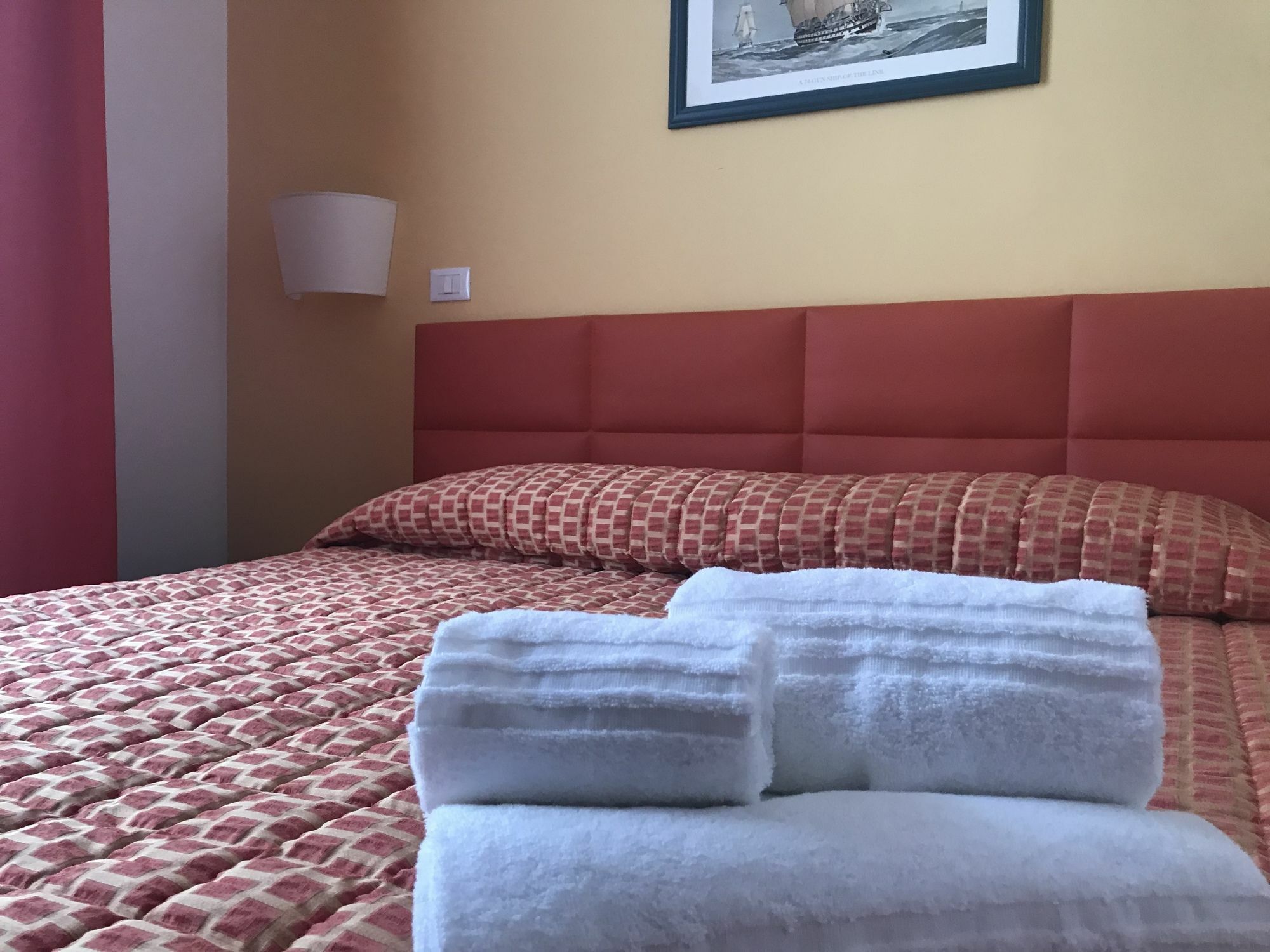 Moonlight Hotel&Suites 卡塔尼亚 外观 照片
