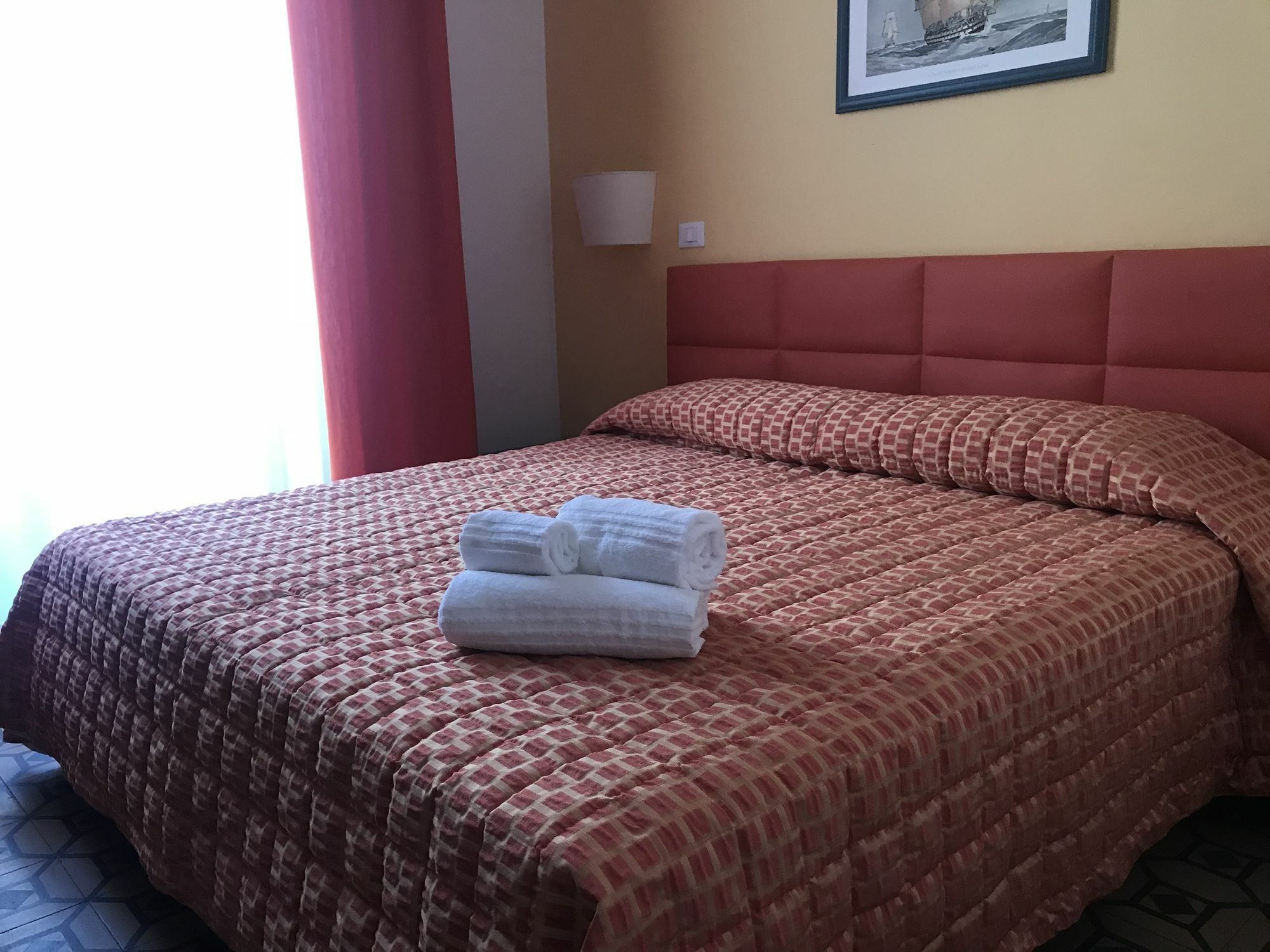 Moonlight Hotel&Suites 卡塔尼亚 外观 照片